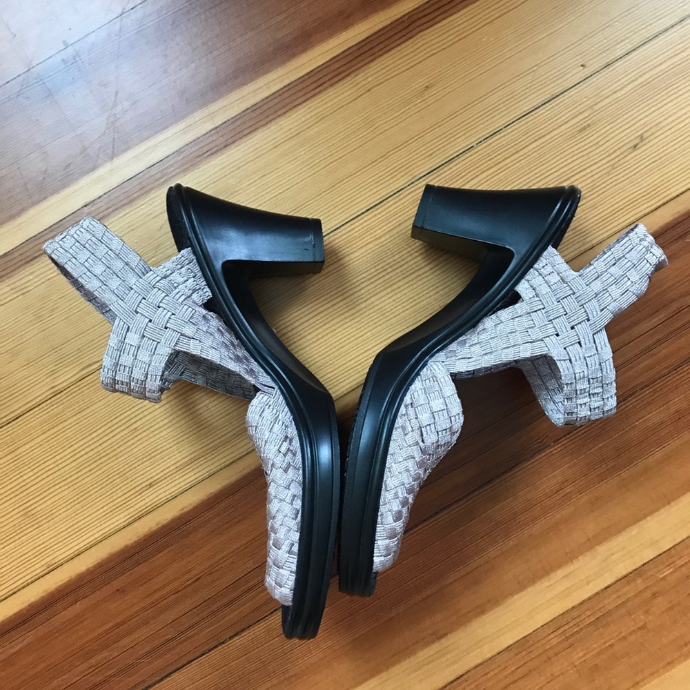 Sale NWOT Bernie Mev Delila Sandal Gold